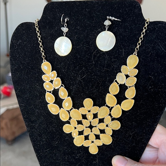The Unbranded Brand Jewelry - Chic Yellow Necklace and Earring Set